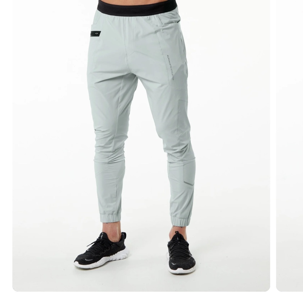 Alphalete men’s Light Gray Joggers Studio Pant